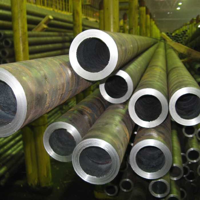 Труба бесшовная горячедеформированная 63.5х5 мм